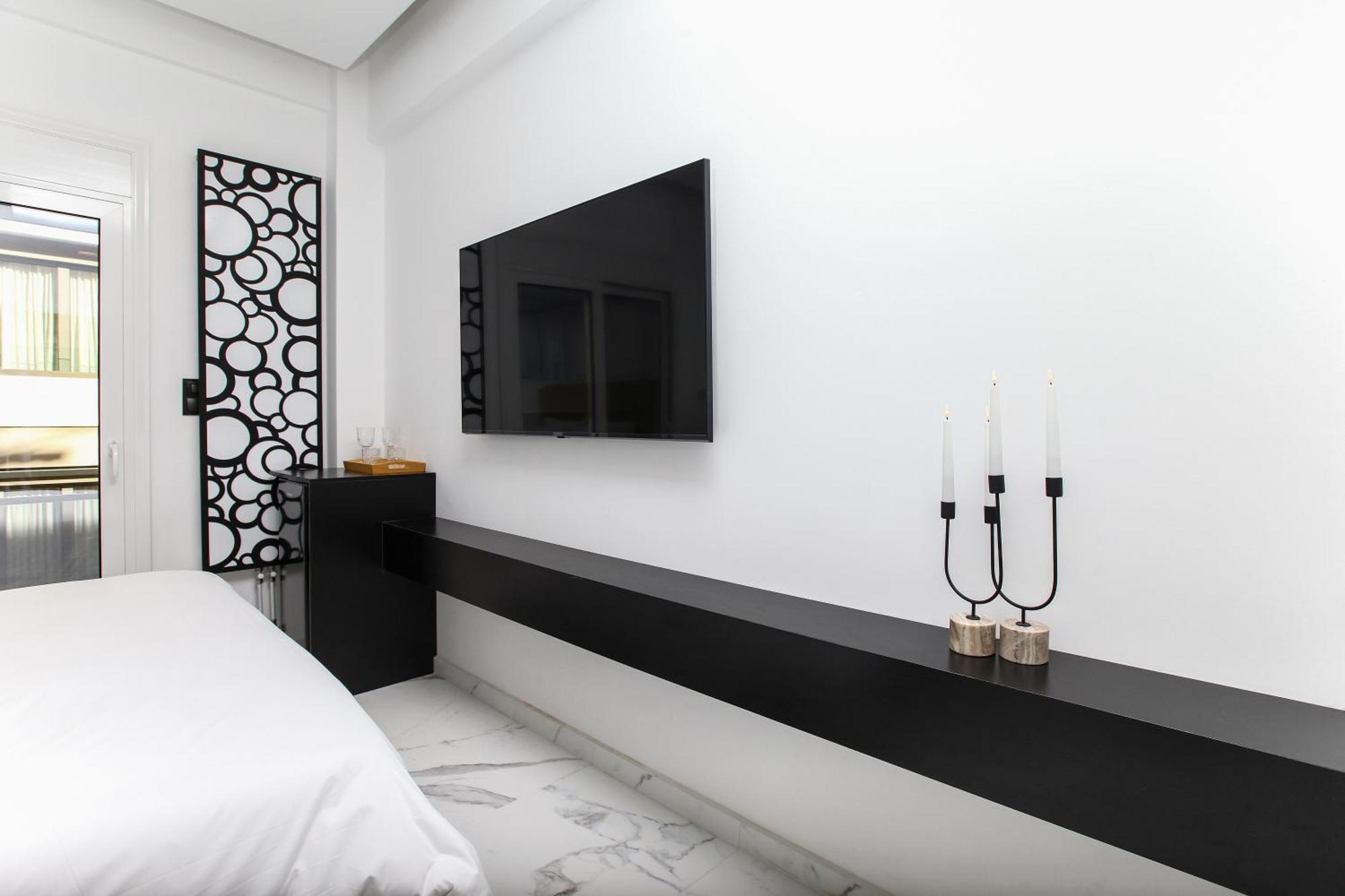 Velvet Escapes: Blanc Apartment