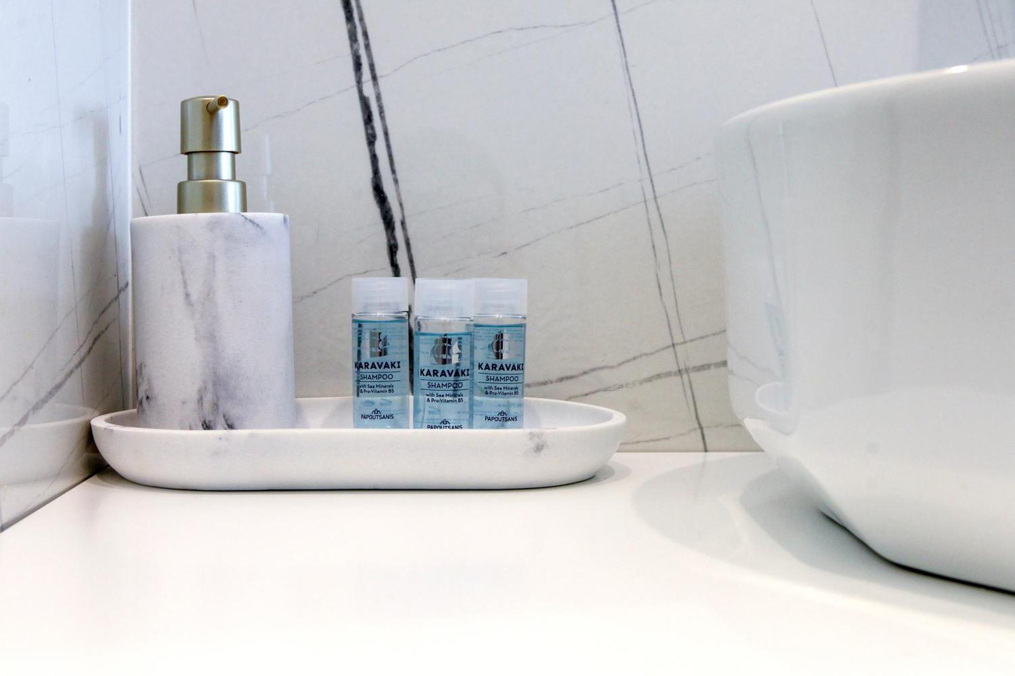 Apartment Velvet Escapes: Blanc Athens